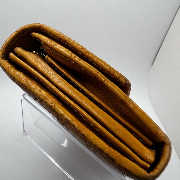 EUC Gucci Yellow Guccissima Long Wallet - Picture 7 of 7